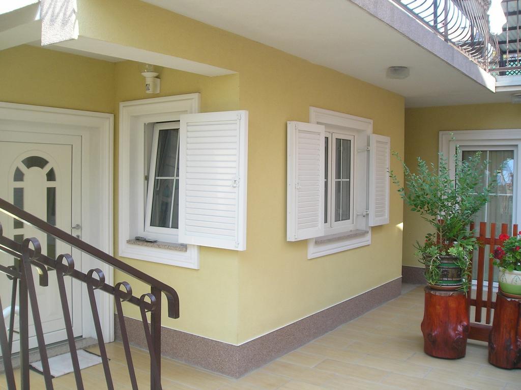 Family Apartments Ankica Crikvenica Ruang foto