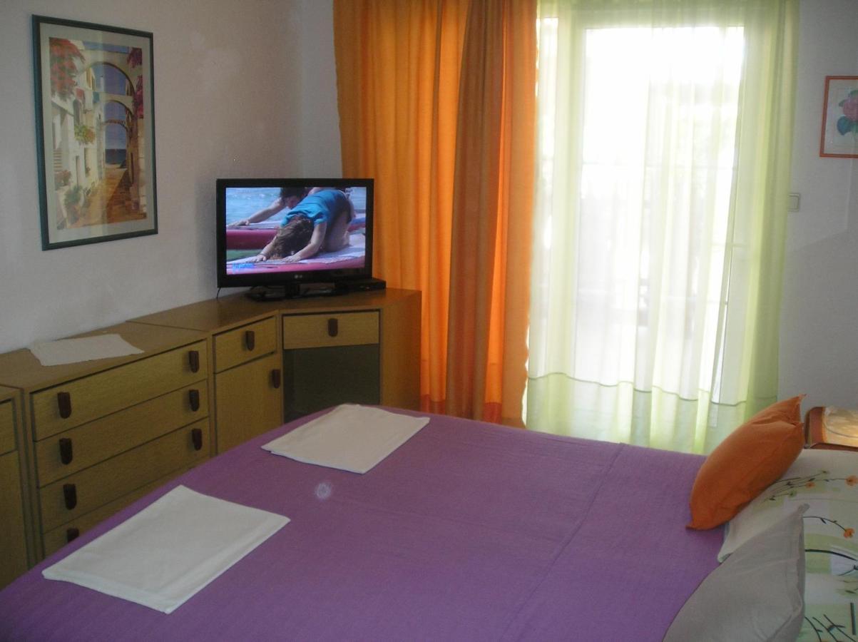 Family Apartments Ankica Crikvenica Bagian luar foto