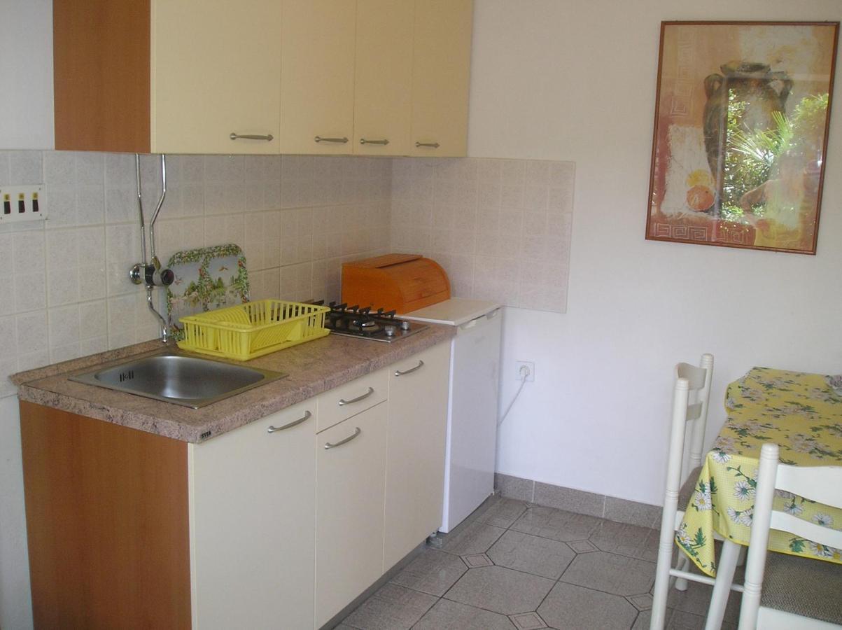 Family Apartments Ankica Crikvenica Bagian luar foto