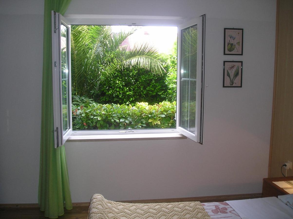 Family Apartments Ankica Crikvenica Bagian luar foto