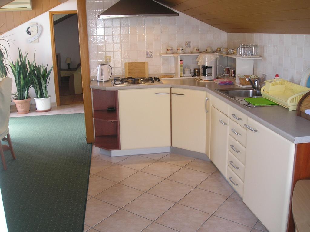 Family Apartments Ankica Crikvenica Bagian luar foto