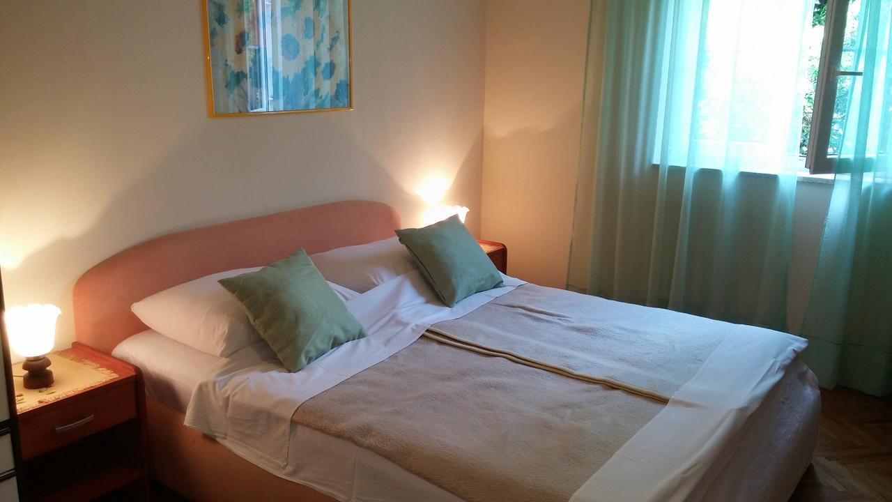 Family Apartments Ankica Crikvenica Bagian luar foto