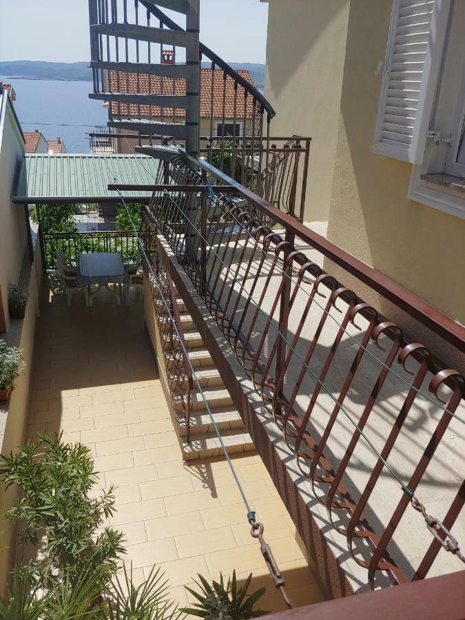 Family Apartments Ankica Crikvenica Bagian luar foto