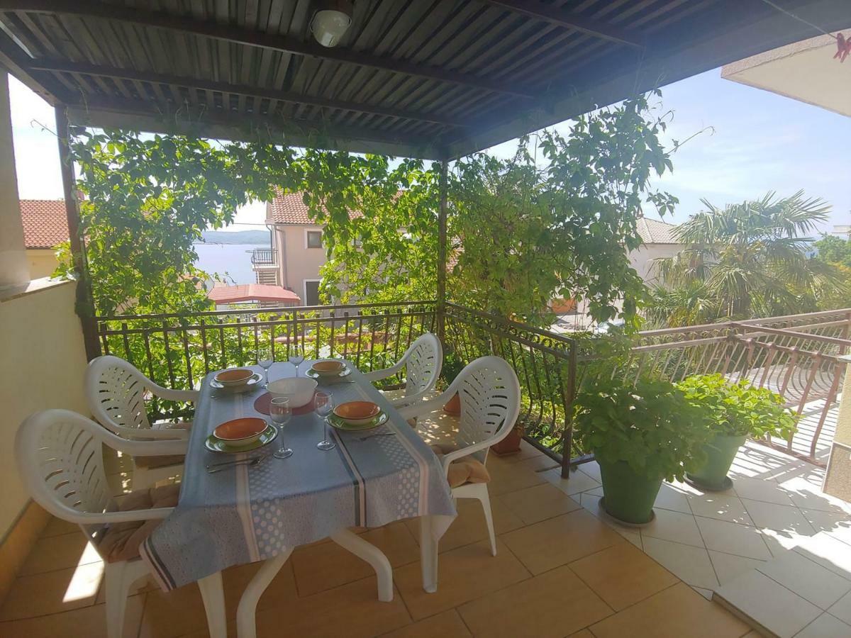 Family Apartments Ankica Crikvenica Bagian luar foto