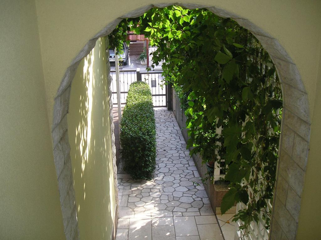 Family Apartments Ankica Crikvenica Ruang foto